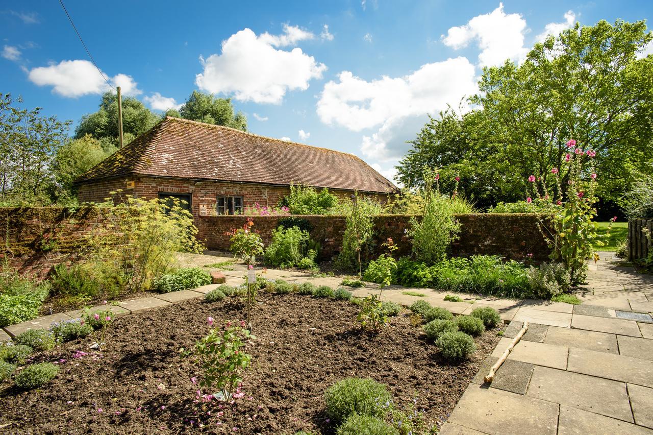 All Hallows Farmhouse Hotel Wimborne Saint Giles ภายนอก รูปภาพ